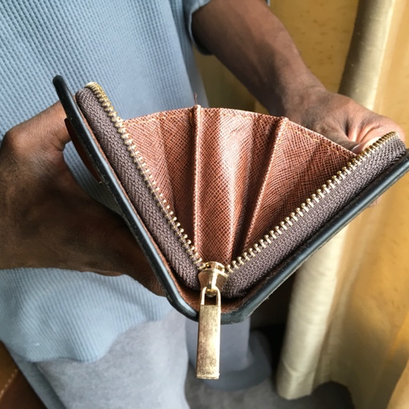 Travel Wallet - Picture 3 of 5